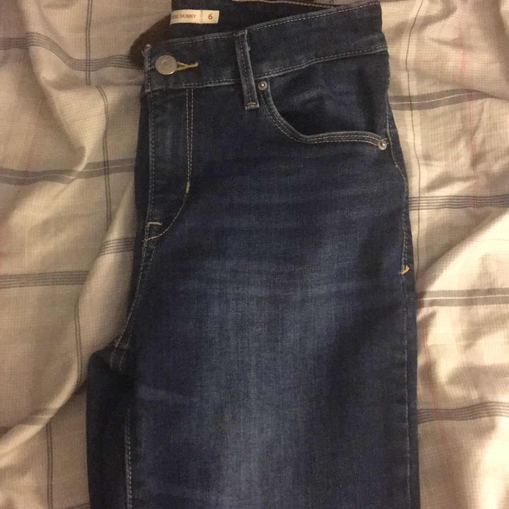 Levi’s classic mid rise